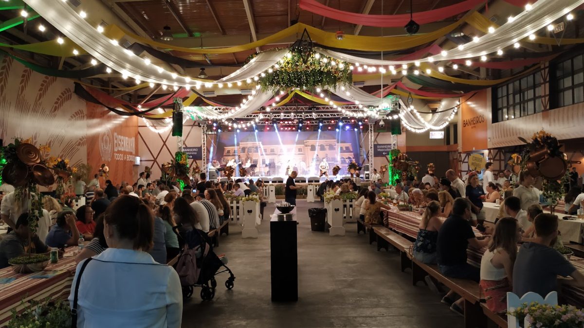 Público da Sommerfest Blumenau aumenta 39 Economia SC