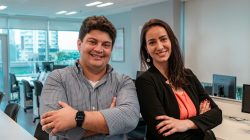 André, CEO da A7B, e Adriana Campos, CEO da Adtail. Foto: divulgação.