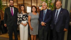 Jatyr Ranzolin, CEO da Feira e presidente da Câmara de Comércio Brasil-Portugal, Tarcísio Rosa, presidente da Celesc, Vasilios Philippou, embaixador da República de Chipre, e Juliano Froehner, secretário de Articulação Internacional do Estado.