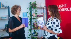 Léia Wessling à esquerda e Regina Weber à direita - Autoras do livro sobre Sucessão. Crédito: Rayanne Pinheiro.