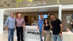 Na foto: Fernando Siebert, Udo Schroeder, Francisco Hoffman, Fernanda Rickmann e Tiago Nicchellatti.