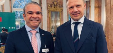 Delton Batista, Presidente Sistema LIDE Rio Grande do Sul e Santa Catarina, ao lado de Francesco Lollobrigida, Ministro da Agricultura, Soberania Alimentar e Florestas da Itália.