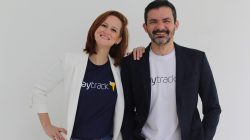 Daniele Amaro e Edson Gonçalves, sócios da Paytrack. Foto: divulgação