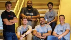 Sebastian Mackinlay (CEO da DigitalHouse no Brasil), Diego Fernandes (CTO da Rocketseat), Abraão Sena (CHRO da Rocketseat), Rodrigo Terron (COO da Rocketseat), Cleiton Souza (co-fundador da Rocketseat) e Robson Marques (CEO da Rocketseat). Foto: reprodução Linkedin.