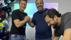 Assinatura do contrato. Foto: divulgação